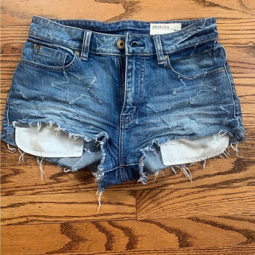 Super cute star stitch detail Pistola cutoffs size 26
